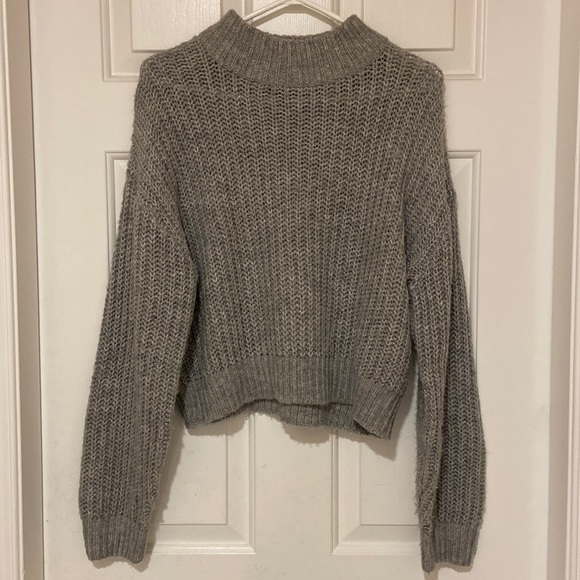 H&M Cropped Knit Sweater - Picture 1 of 3